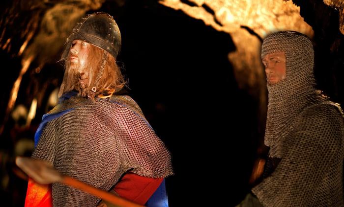 An image of King Arthur and one of his soldiers at King Arthur's Labyrinth